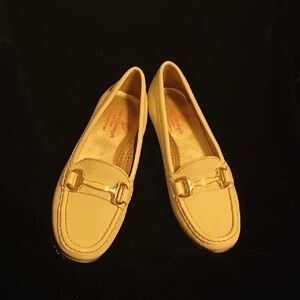 Marc Joseph tan golf shoes with Gold Buckle